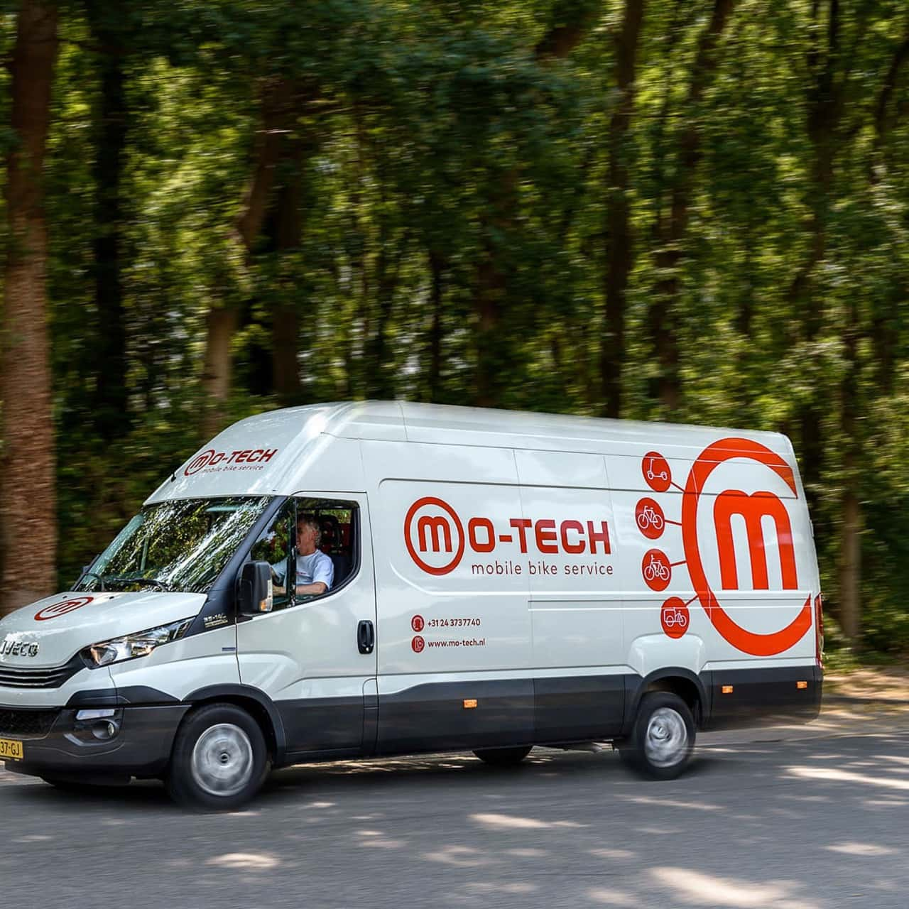 Mo-Tech bus